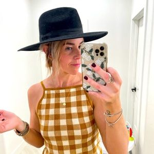 Olive & Pique black 100% wool in black